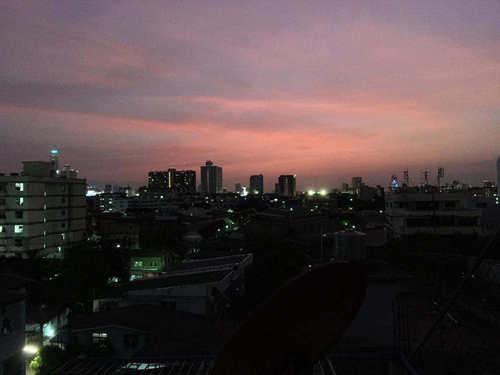 42 Guest House Bangkok Luaran gambar