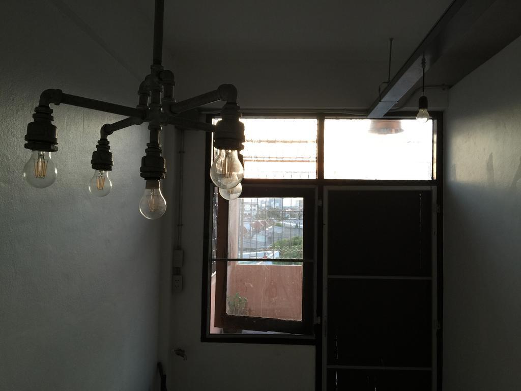 42 Guest House Bangkok Luaran gambar