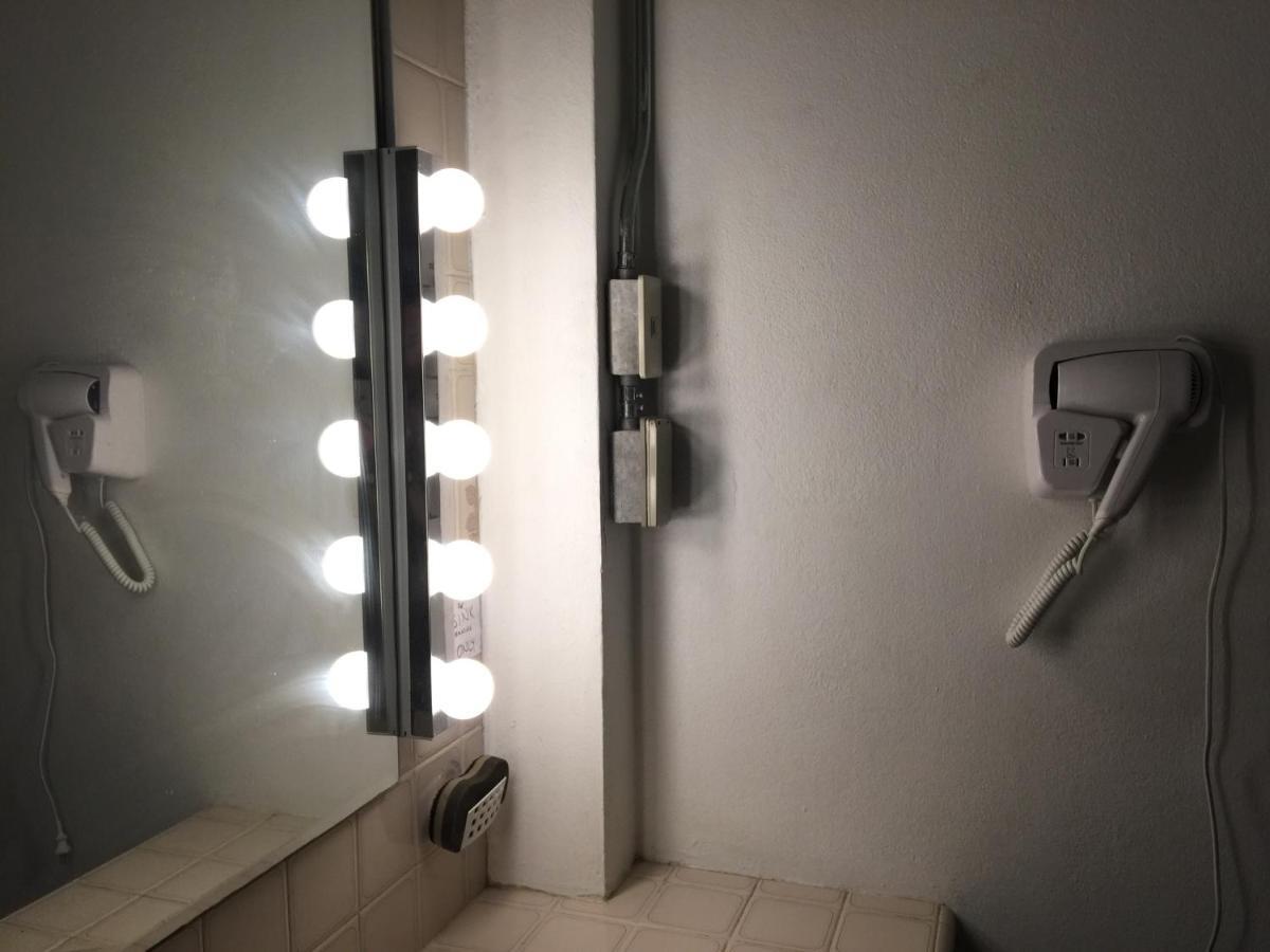 42 Guest House Bangkok Luaran gambar